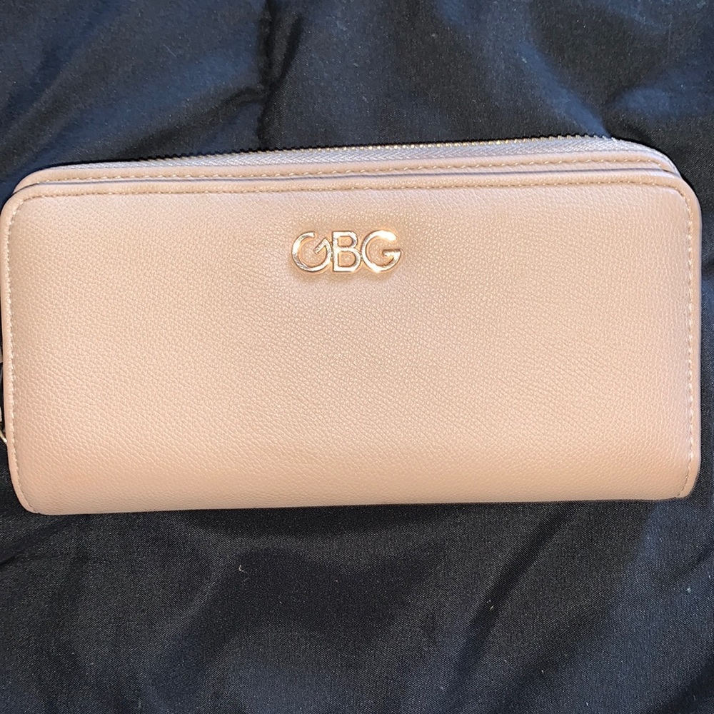 Guess wallet